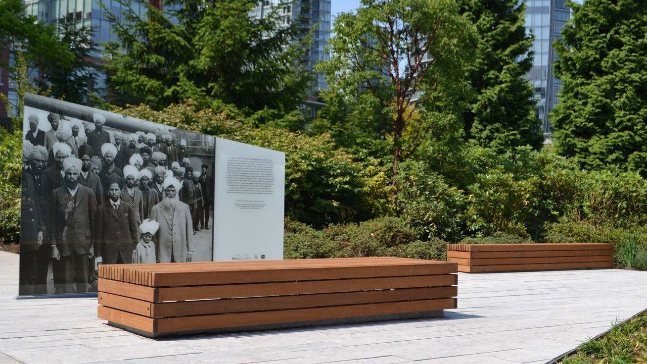 Komagatu Maru Memorial Ipe Bench