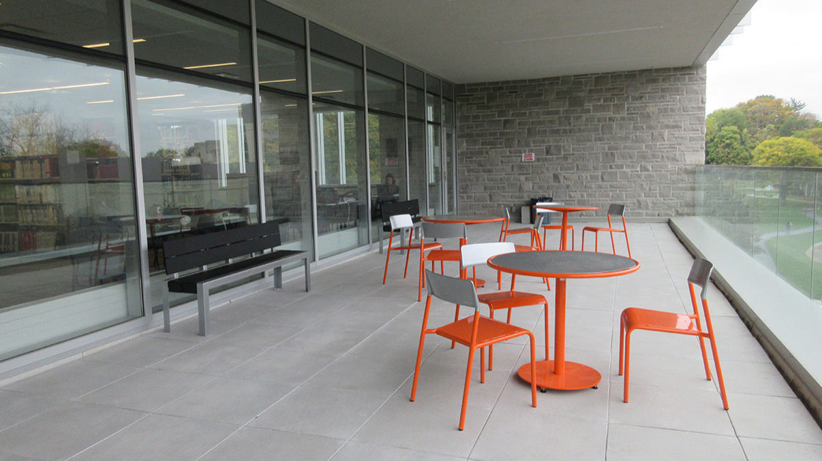 Foro round tables and chairs powdercoated silver and orange