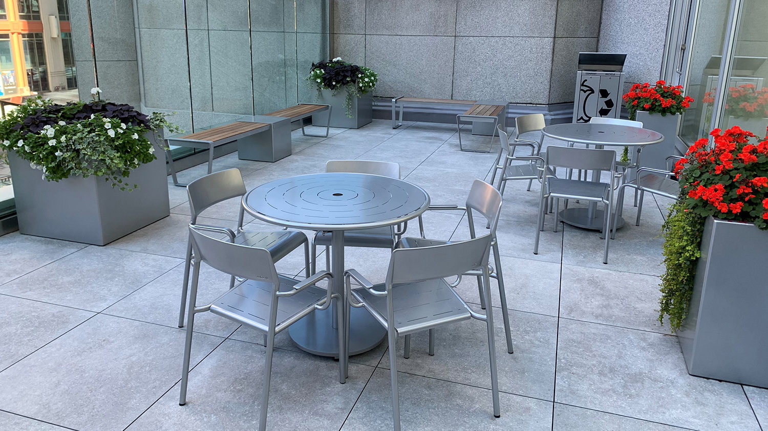 Silver Foro Tables and Chairs with 1500 Custom Planters